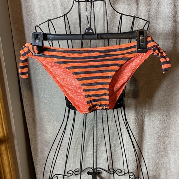Oakley Other - Oakley swimsuit bottoms🏖